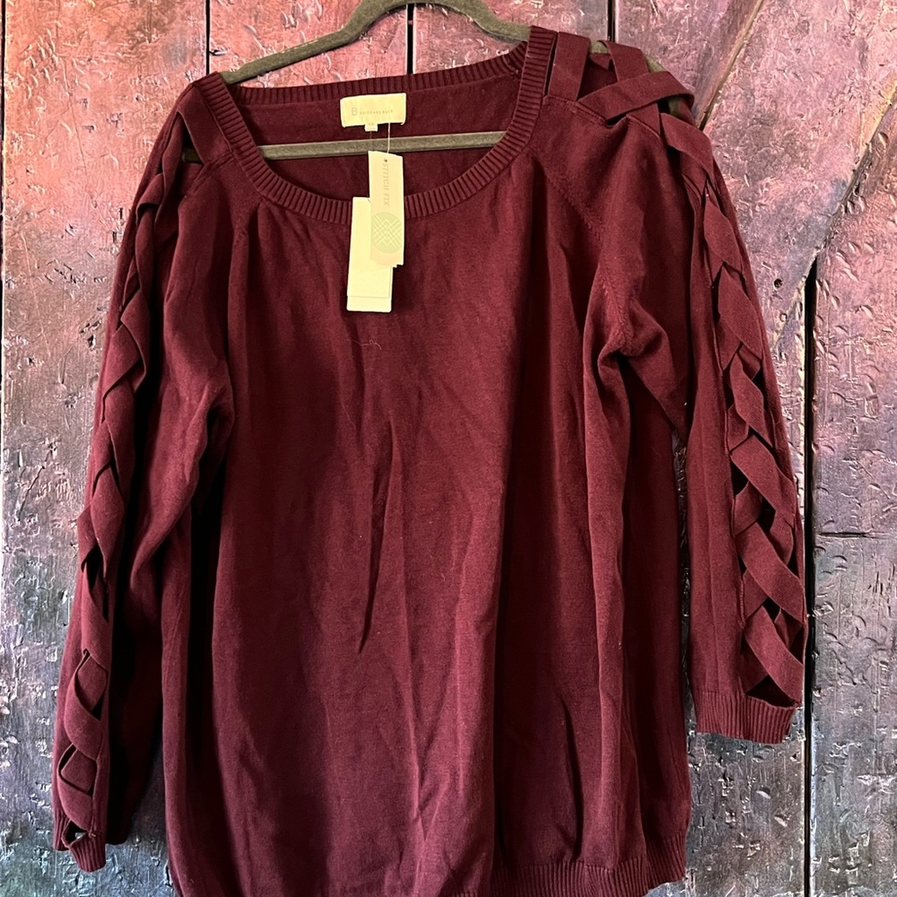 Skies are Blue Medea City Out Sleeve Cotton Pullover. 1x dark purple/burgandy